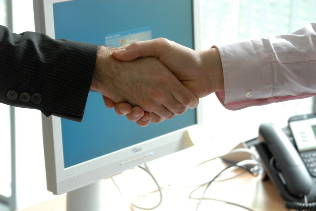 Blog o języku angielskim - Angielski biznesowy - przydatne słownictwo i wyrażenia - golden handshake